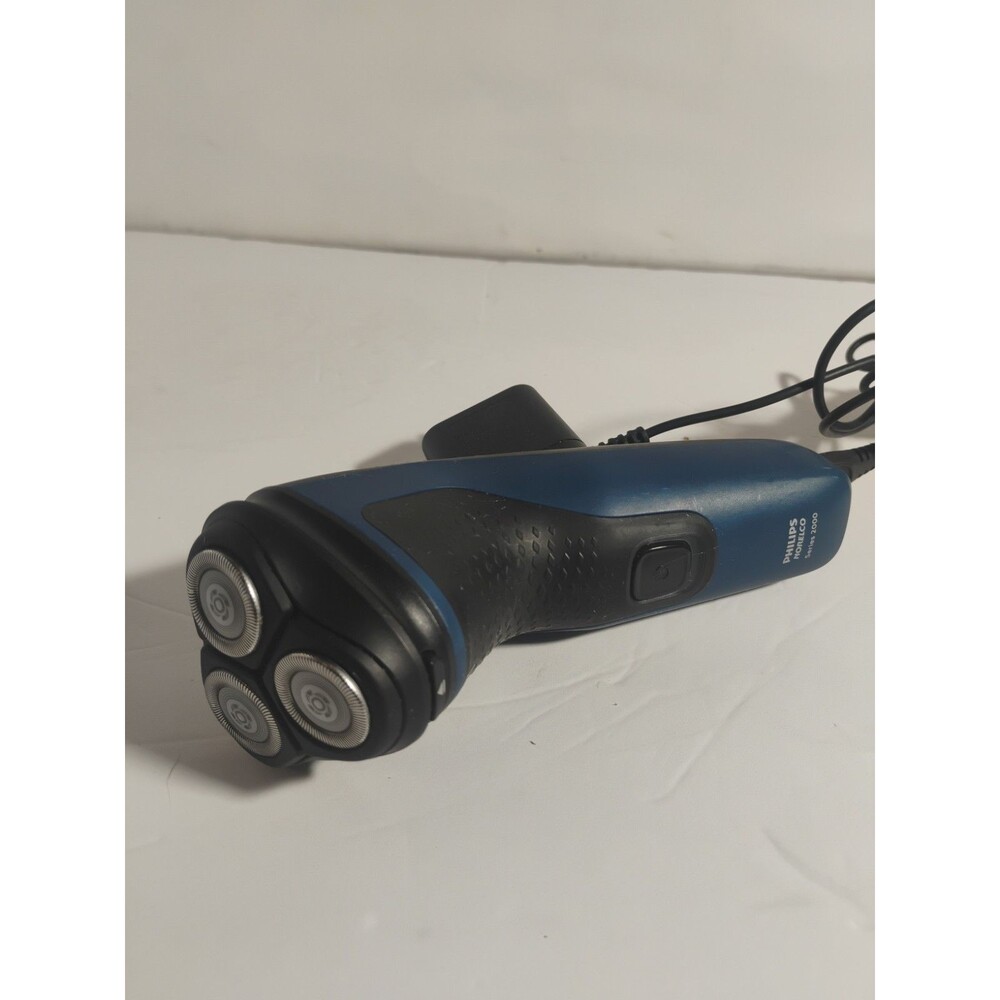 Philips Norelco Series 2000 3-Head Rotary Waterproof Shaver Blue/Black